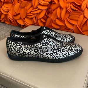 ❣️KEDS Floral/Animal Print Sneakers❣️